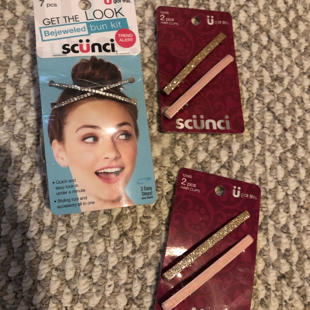 🌟3/$25🌟 scunci hair accessories